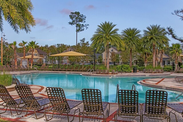 view of swimming pool