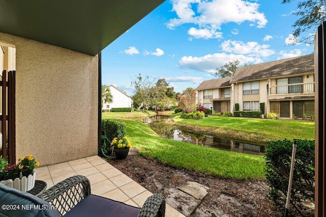 view of yard with a patio area