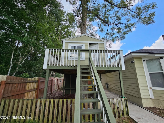 view of front facade featuring a deck