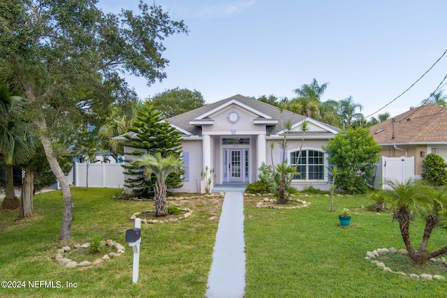 view of front of property with a front yard