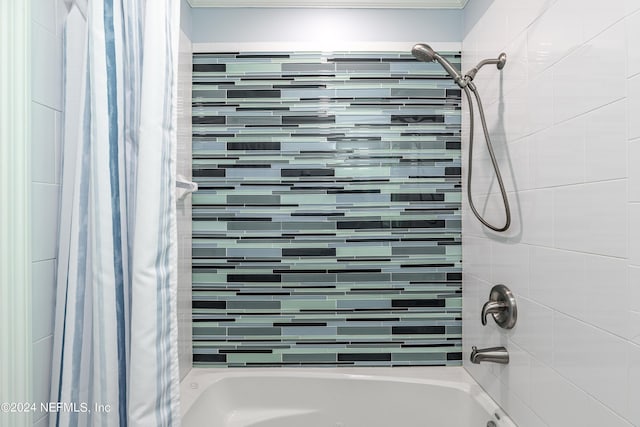 full bath with shower / tub combo with curtain