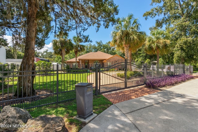 view of front of property with a front yard