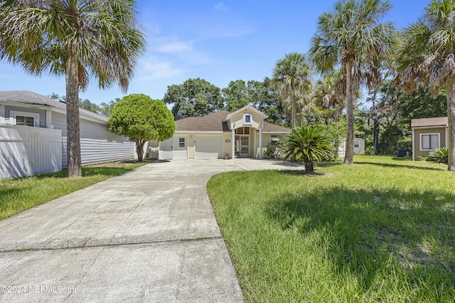 view of front facade featuring a front yard