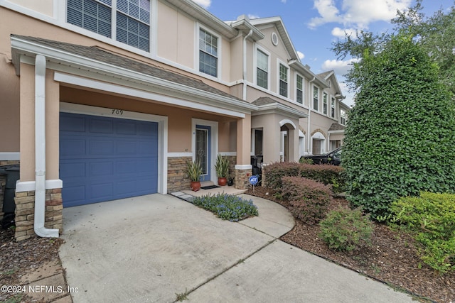 view of front of house featuring a garage