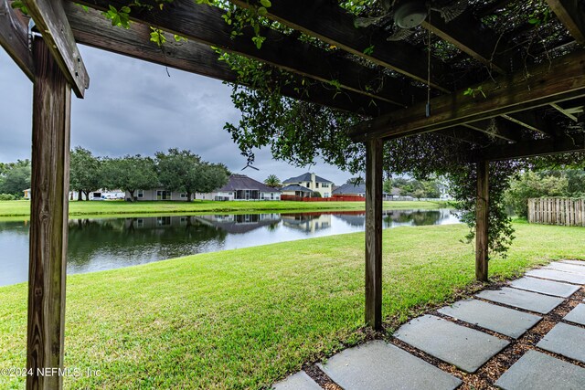 view of yard featuring a water view