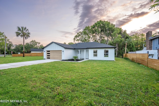 411 Royal Rd, Saint Augustine South, FL 32086 - view of front of house with driveway and a garage