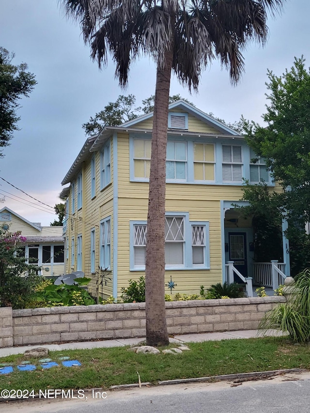 view of front of home featuring covered porch