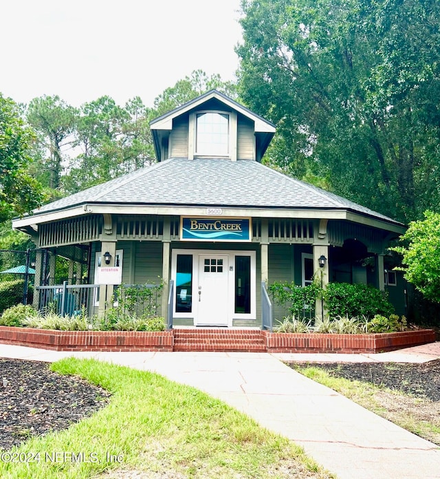 view of front facade featuring covered porch