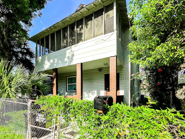 view of front of property