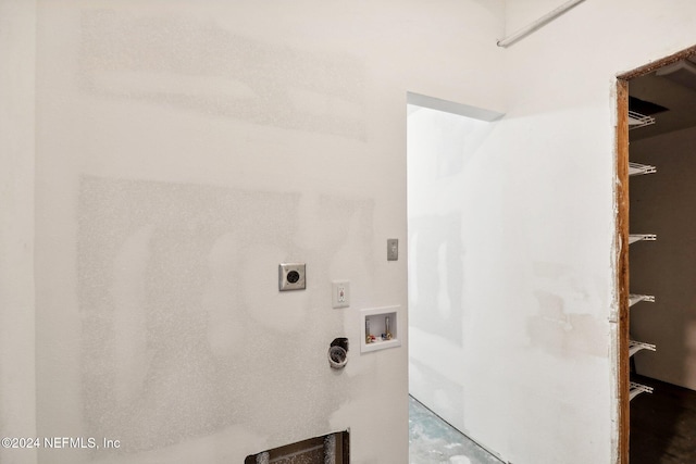 bathroom featuring concrete floors