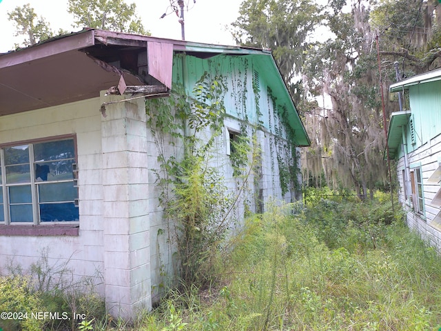 view of side of property