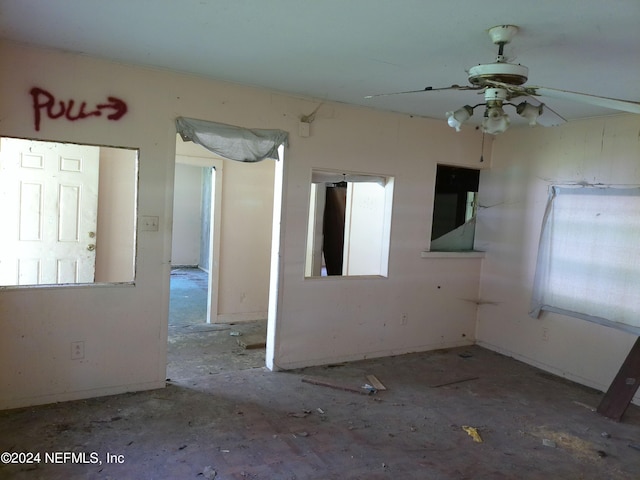 empty room with ceiling fan