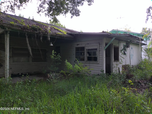 view of property exterior