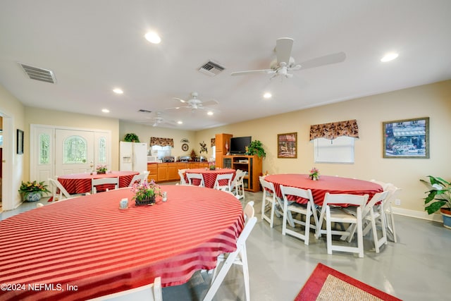 dining room with ceiling fan