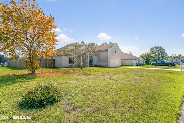 view of front of house featuring a front yard