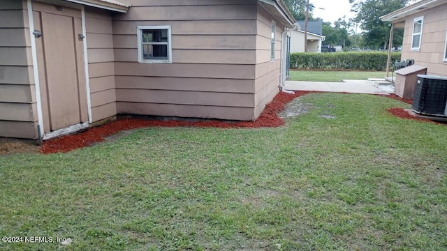view of yard with cooling unit