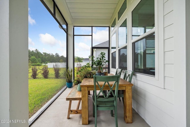 view of sunroom / solarium