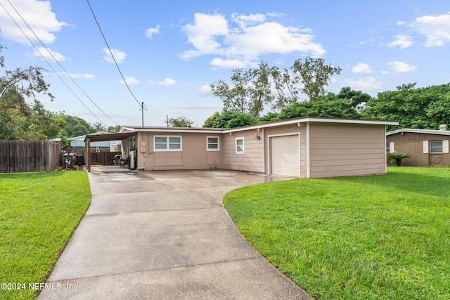 view of front of home featuring a front lawn