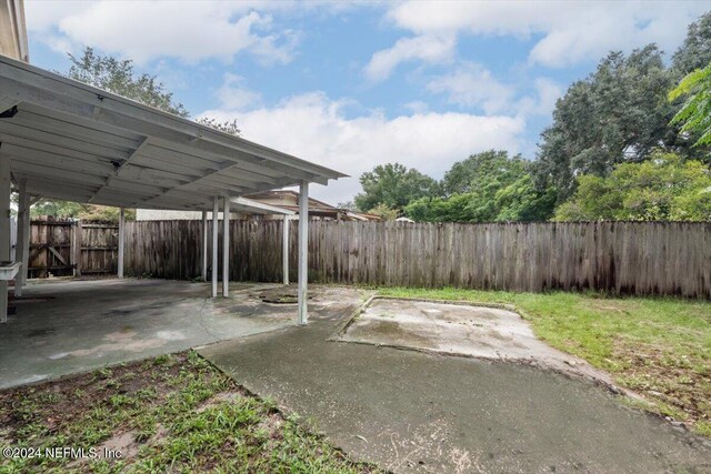 view of yard with a patio area