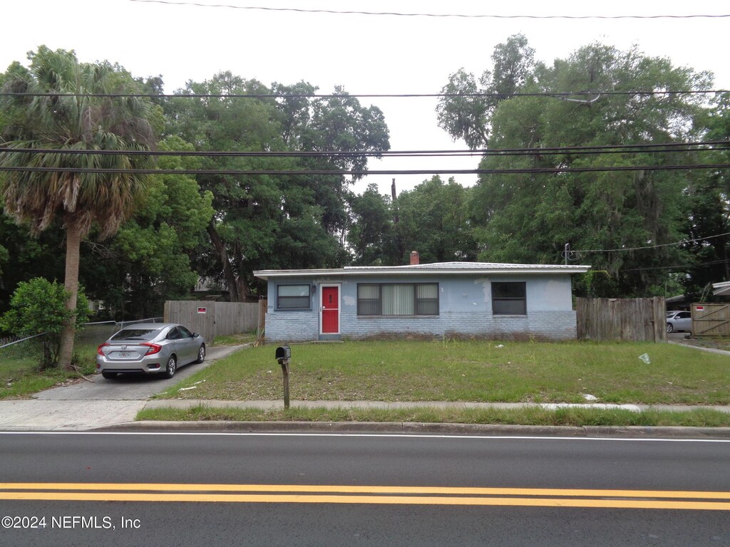 2515 St Johns Ave, Palatka, FL 32177 - photo 1