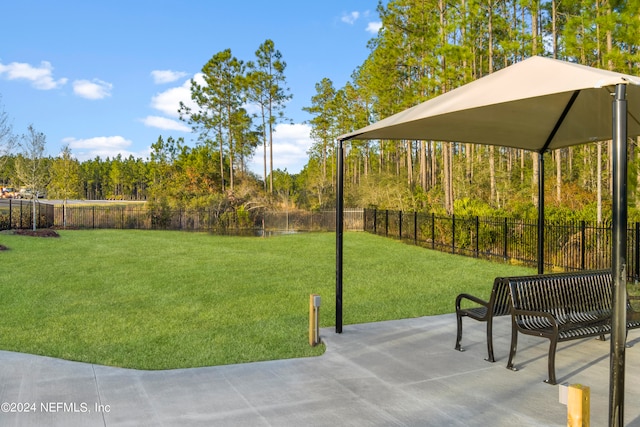 view of yard with a patio