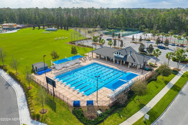 view of swimming pool