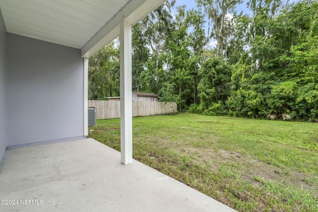 view of yard with a patio