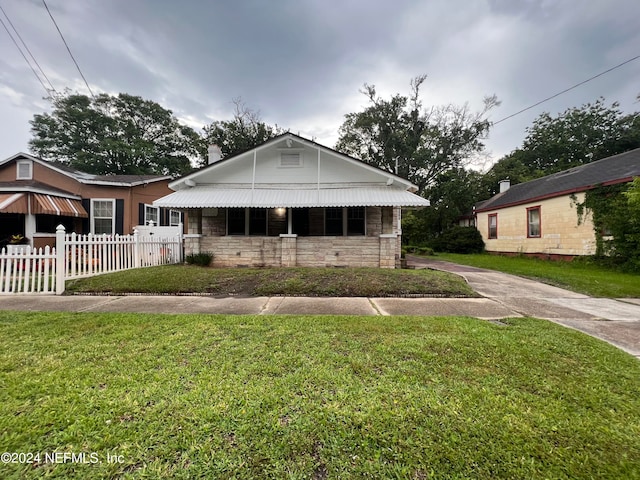 view of front of house with a front yard