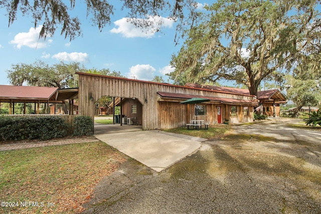 view of front of house