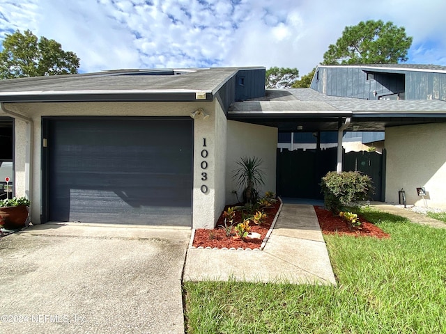 view of front of home featuring a garage