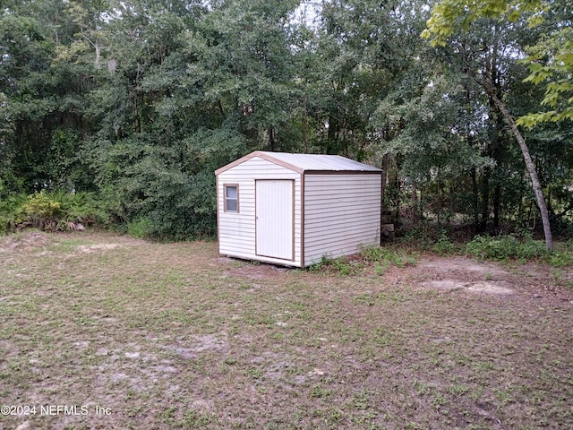 view of outbuilding