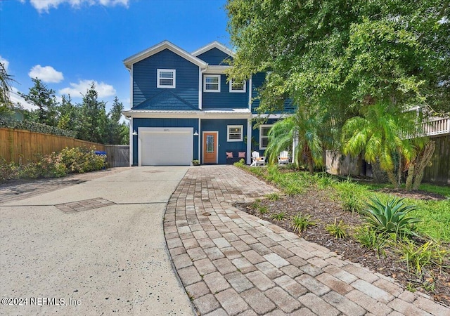 view of front property featuring a garage