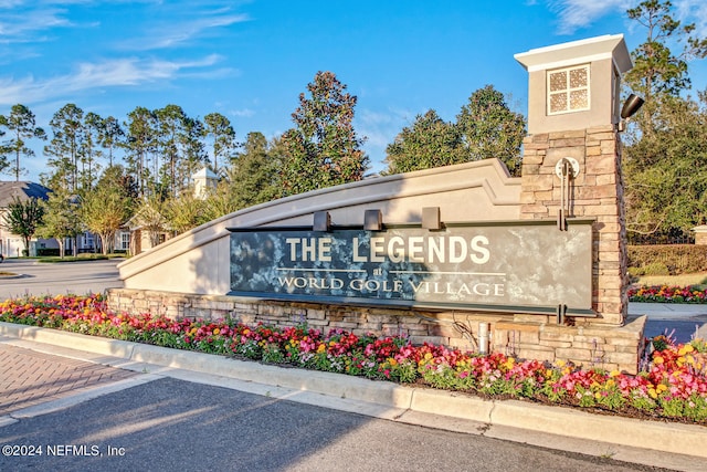 view of community / neighborhood sign