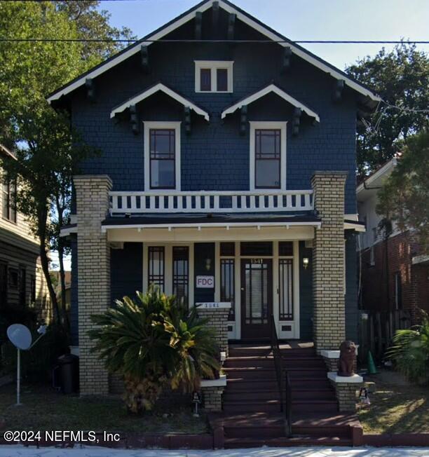 view of front of house featuring covered porch