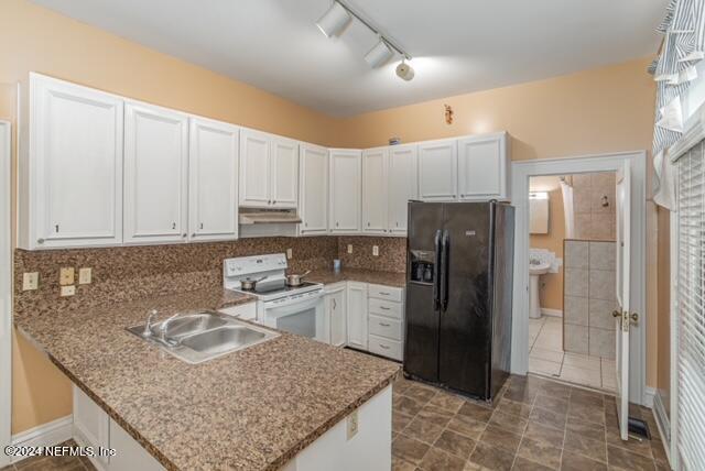 kitchen featuring sink, white cabinets, kitchen peninsula, fridge with ice dispenser, and white range with electric cooktop