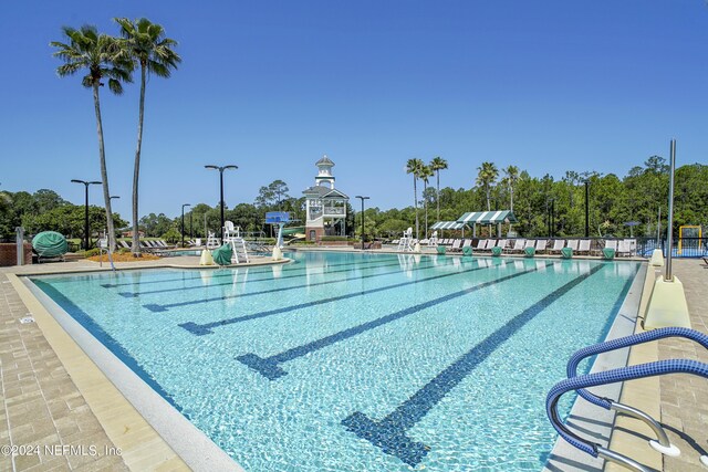 view of swimming pool