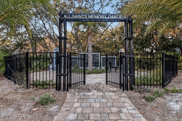 1505 Lakeside Ct, Fernandina Beach, FL 32034 - view of gate with fence