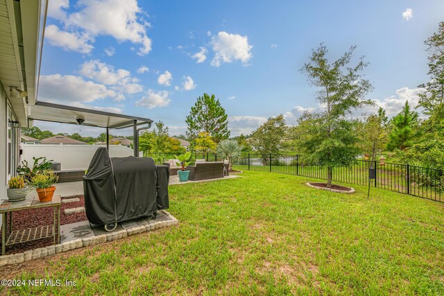 view of yard featuring a patio area