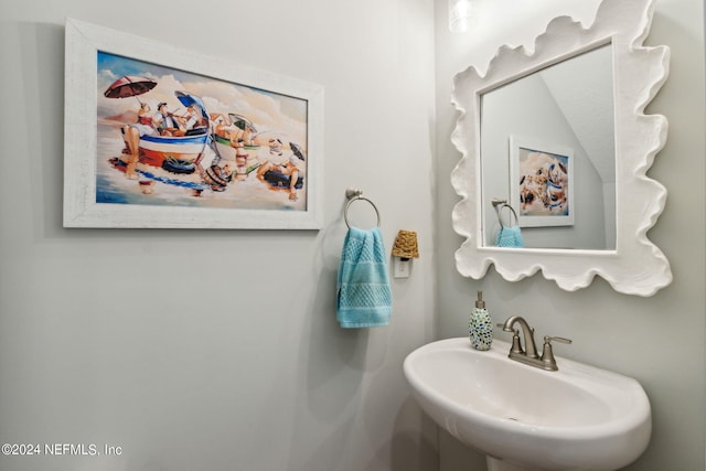 bathroom featuring sink