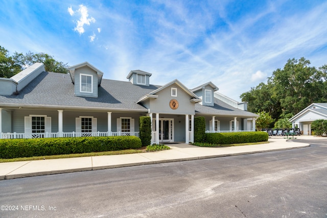 view of front of property with covered porch