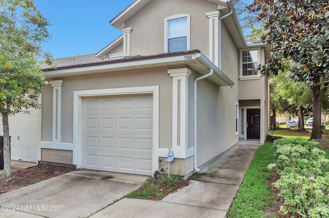 view of front of house featuring a garage