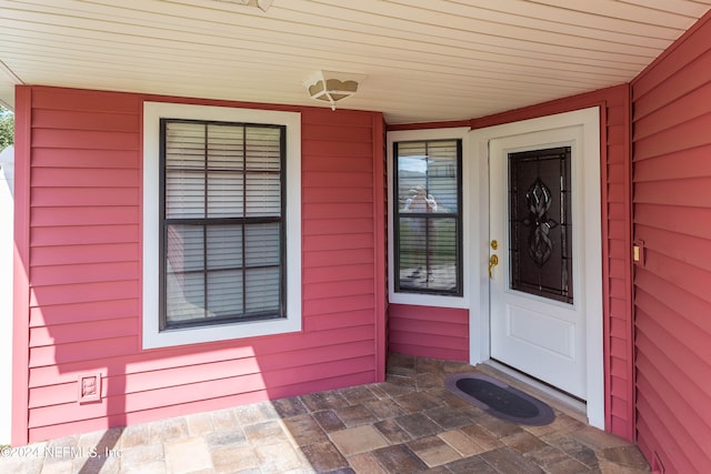 view of entrance to property