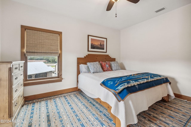 bedroom featuring ceiling fan