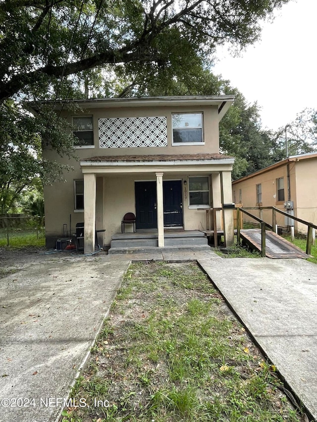 view of front of property