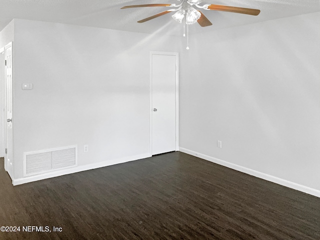 unfurnished room featuring vaulted ceiling and ceiling fan