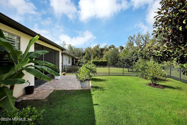 view of yard featuring a patio