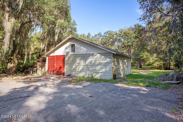 view of outbuilding