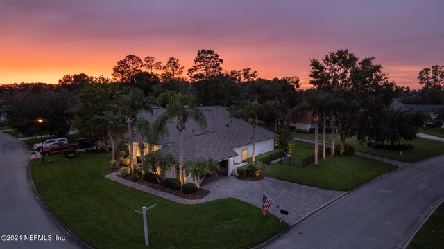 view of aerial view at dusk