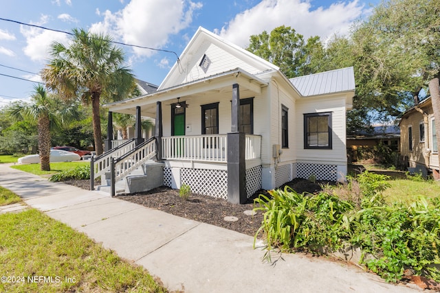 view of front of home featuring a porch