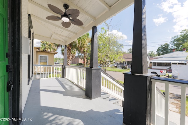 view of patio / terrace with ceiling fan and covered porch